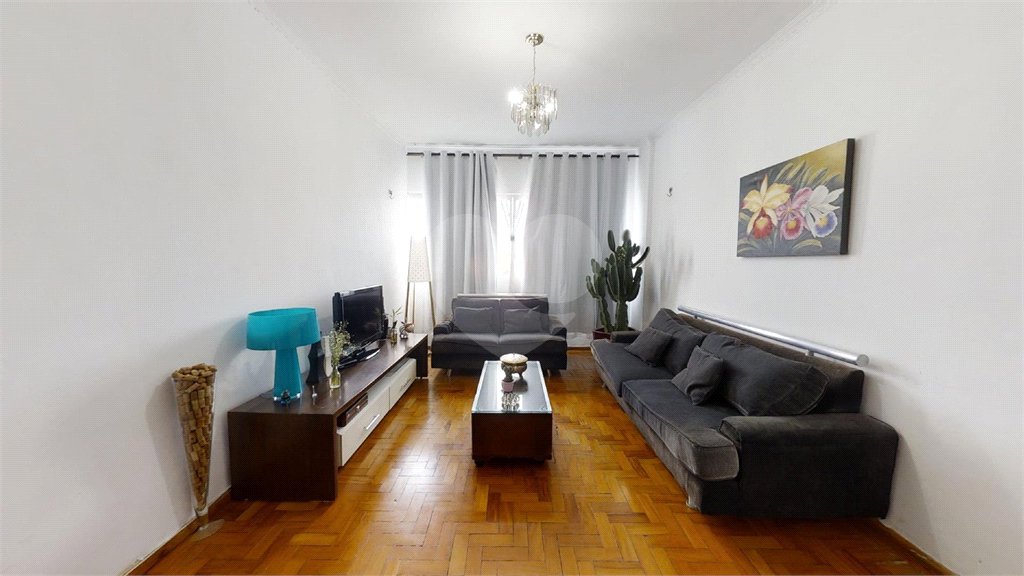 Apartemento com dois dormitórios na Bela Vista.
