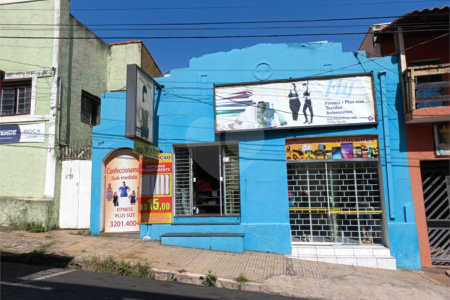 Salão comercial com 206,00 m² .