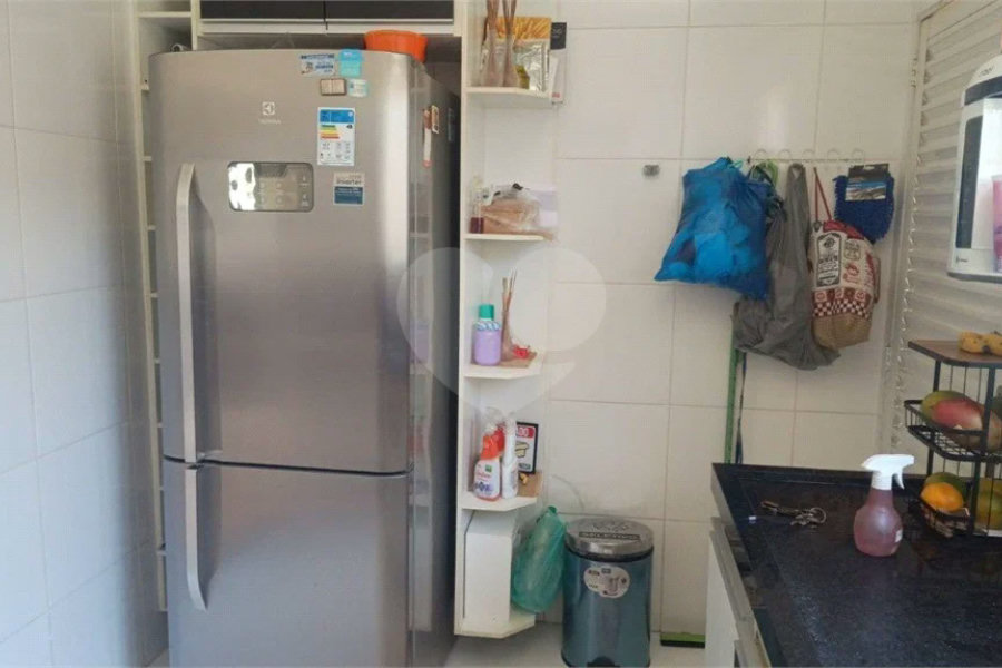 Ótimo sobrado à venda, ao lado do Roldão na Av. Cupece.