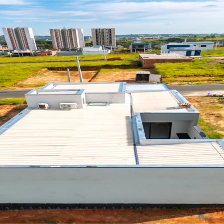 Indaiatuba- Jardim Bom Sucesso - Venda: R$ 765.000,00 - Área total: 150m² Área construída: 115m² - 3 dormitórios sendo 1 suíte com armário planejado; Cozinha integrada; Sala para dois ambientes; Banheiros com box gabinetes e espelhos; Área gourmet com churrasqueira a carvão e móveis planejados;