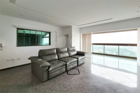Encante-se com esta sofisticada cobertura no Jardim do Mar! São 4 suítes, piscina privativa, espaço gourmet e 5 vagas. Agende sua visita e surpreenda-se!