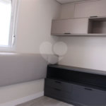 Apartamento 2 dormitórios, 1 suíte, 2 banheiros e 1 vaga de garagem.