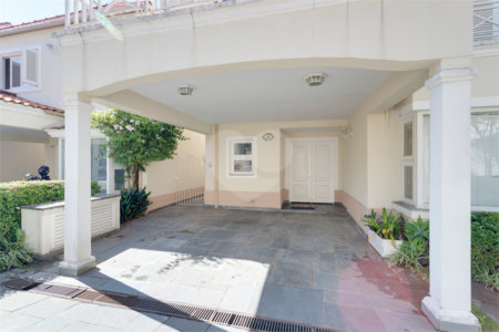 Casa à venda com 4 quartos, sendo 2 suítes, no condomínio Villa Franz Schubert, São Paulo - SP