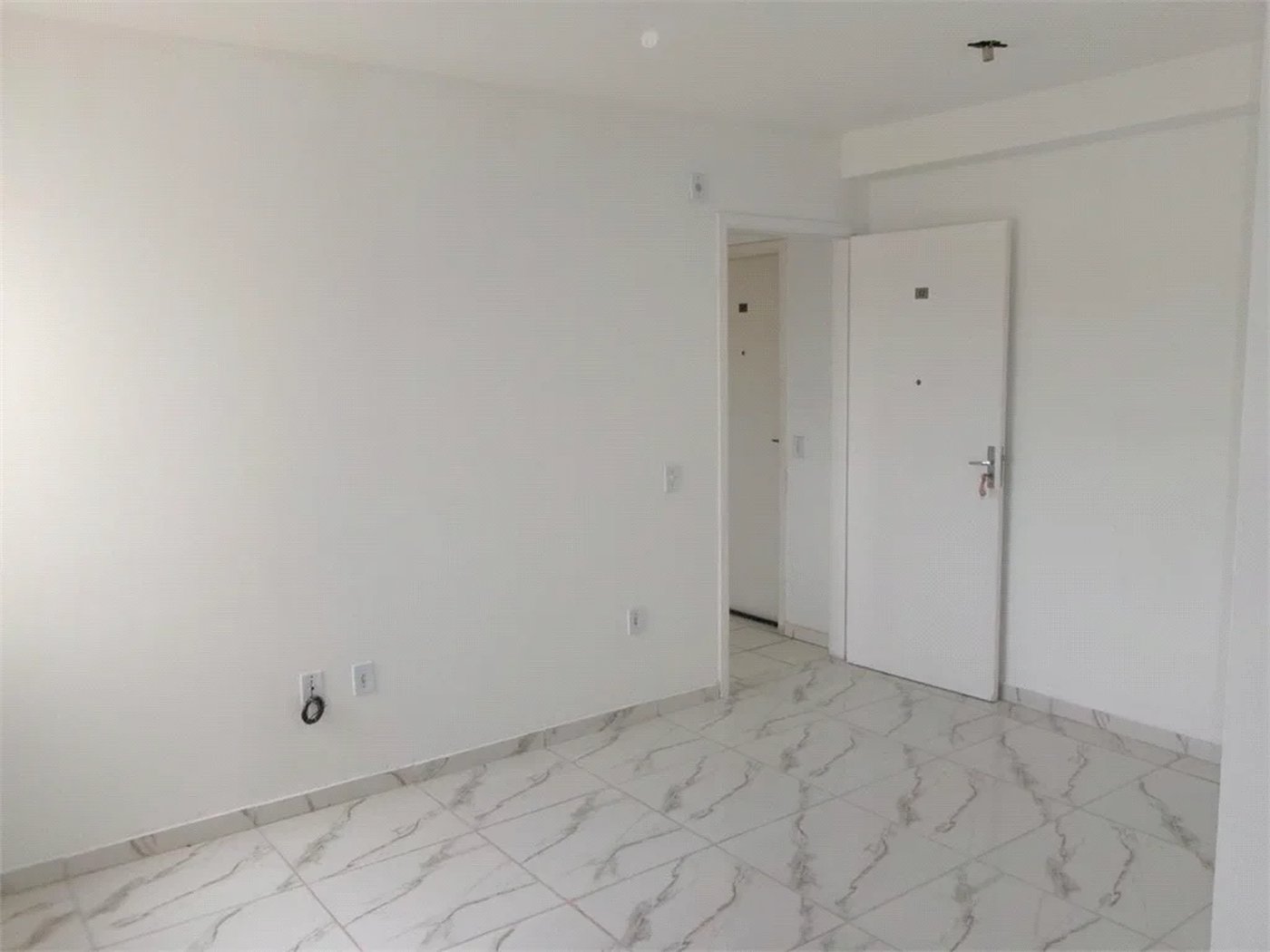 Apartamento no Condomínio Arco-Íris 2 Quartos