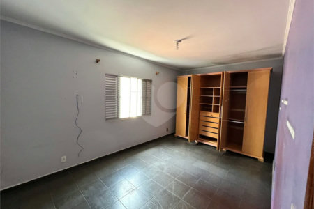 Sobrado com 3 dormitórios , sendo 1 suíte à venda no bairro Jardim Marek , Santo André