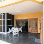 Casa com 3 dormitórios sendo 3 suítes com 03 vagas de garagem.