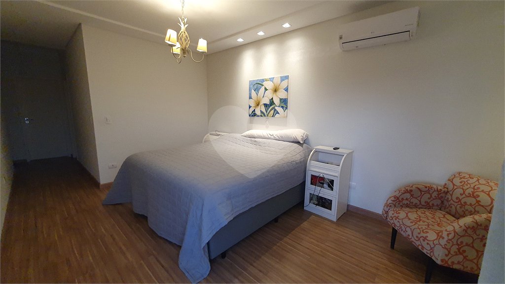 CASA A VENDA NO URBANOVA COM 390M², 5 DORMITORIOS, 6 BANHEIROS, PISCINA, 3 VAGAS, Sjc