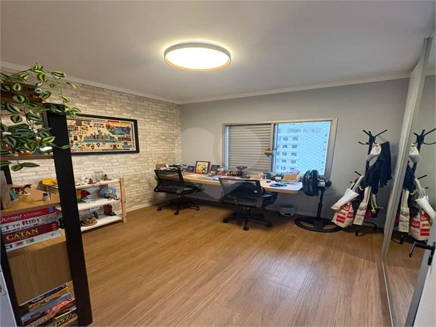Apartamento Recém reformado e mobiliado a venda em Vila Mariana
