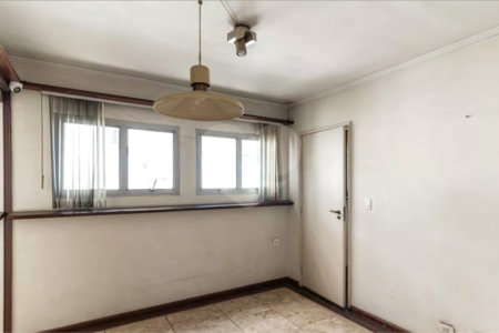 Este elegante apartamento em Higienópolis oferece 224m² de área muito bem distribuída, perfeito para quem valoriza conforto