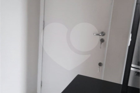 Apartamento na Mooca com 77m2 com 3 dormitórios sendo 1 suíte, 3 banheiros, 2 vagas de garagem