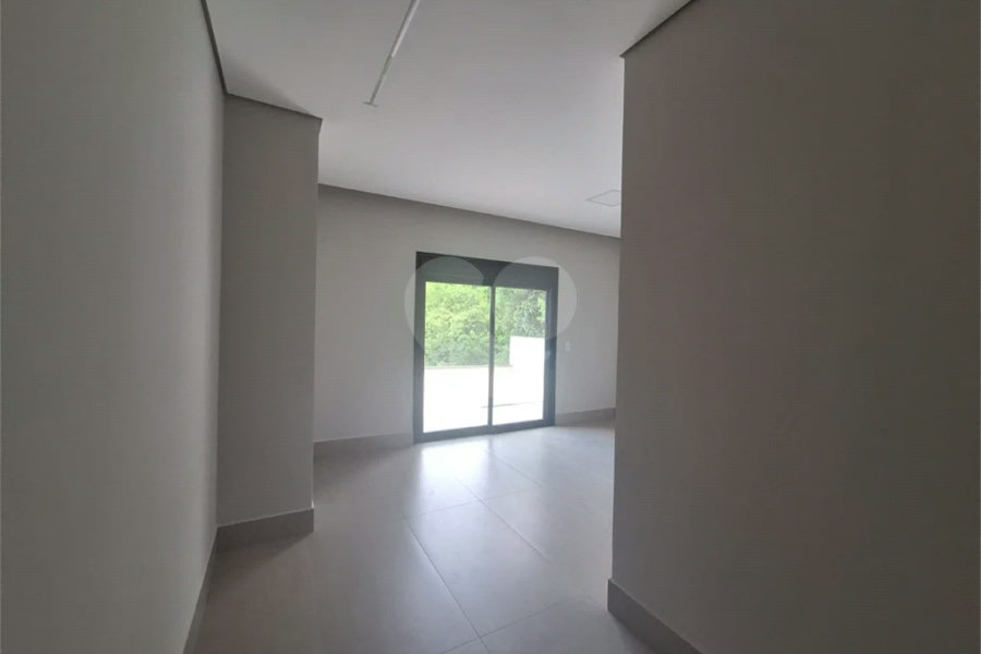 Casa NOVA com 03 suítes , piscina e condomínio com lazer completo!