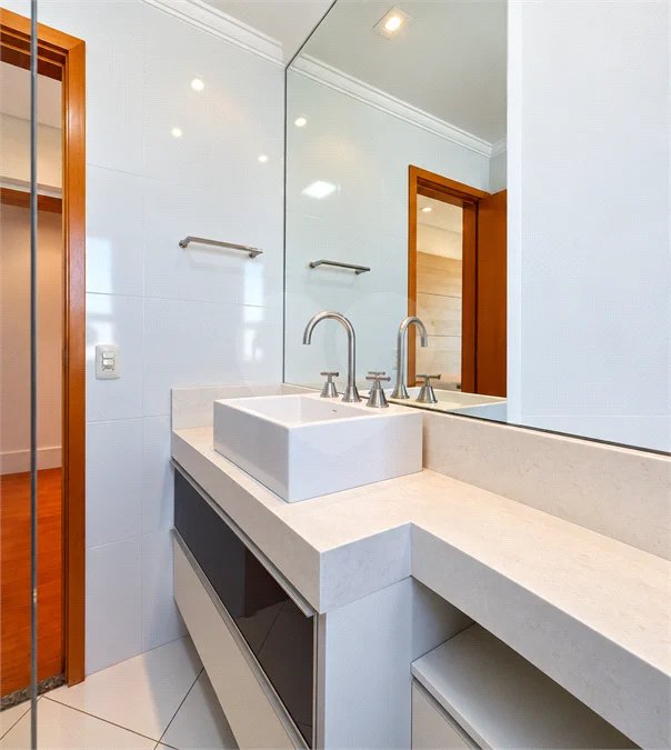 Apartamento de 103 m² no Jardim do Mar, com 3 dormitórios, 1 suíte, varanda gourmet, armários, 2 vagas e condomínio com lazer completo.