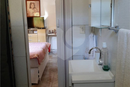 Casa com Salão Comercial no Aracy