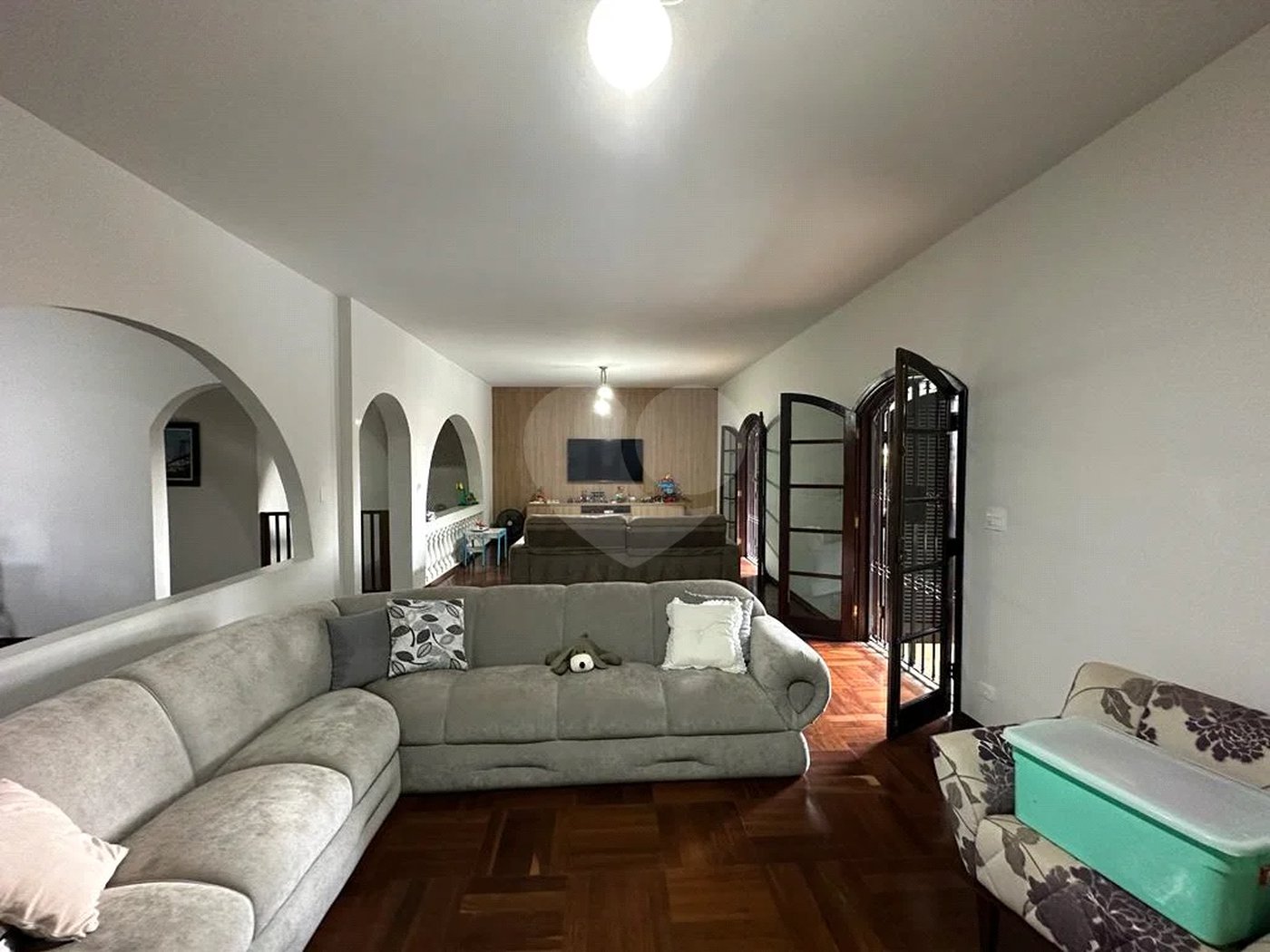 Casa assobradada à venda no bairro Nova Piracicaba, em Piracicaba/SP.