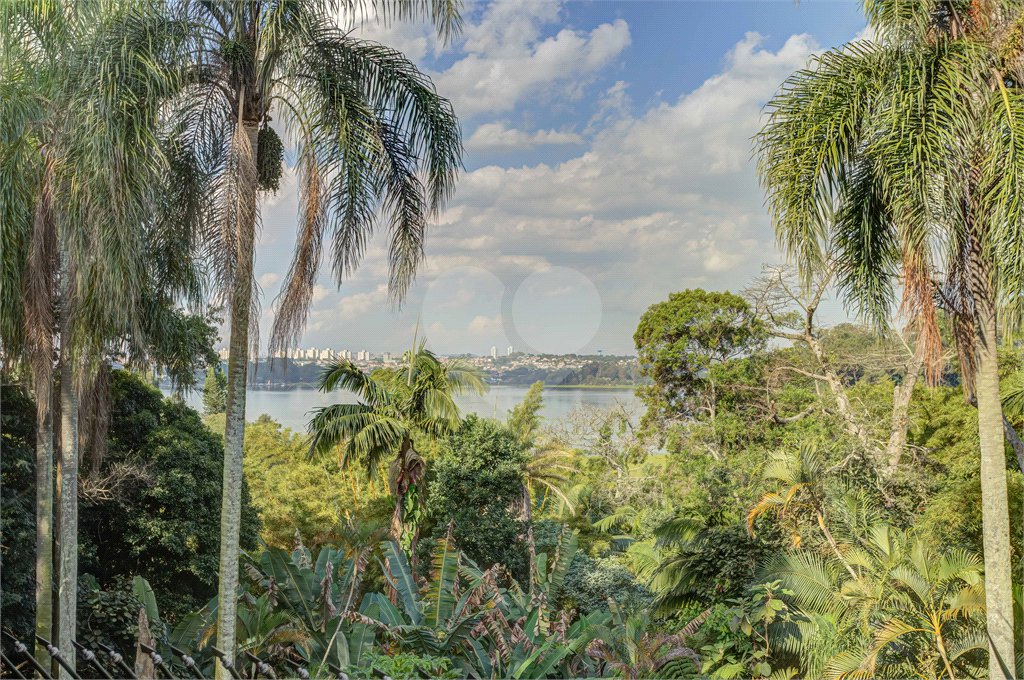 Casa à venda com 6 quartos, sendo 4 suítes, em Guarapiranga, São Paulo, SP