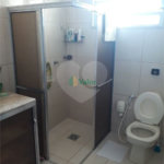 Ampla casa no condomÍnio Parque Fehr, contendo: