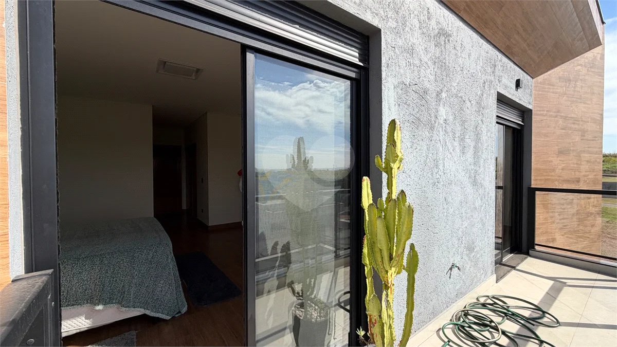 Casa de alto padrão com 3 suítes no Condomínio Damha 2,