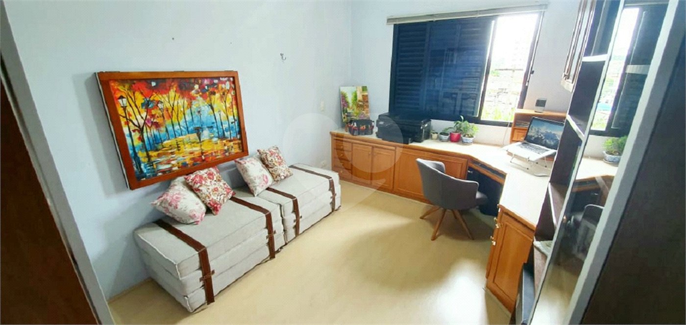 Apartamento à venda no Planalto Paulista de 147m² com 3 suítes e 3 vagas.