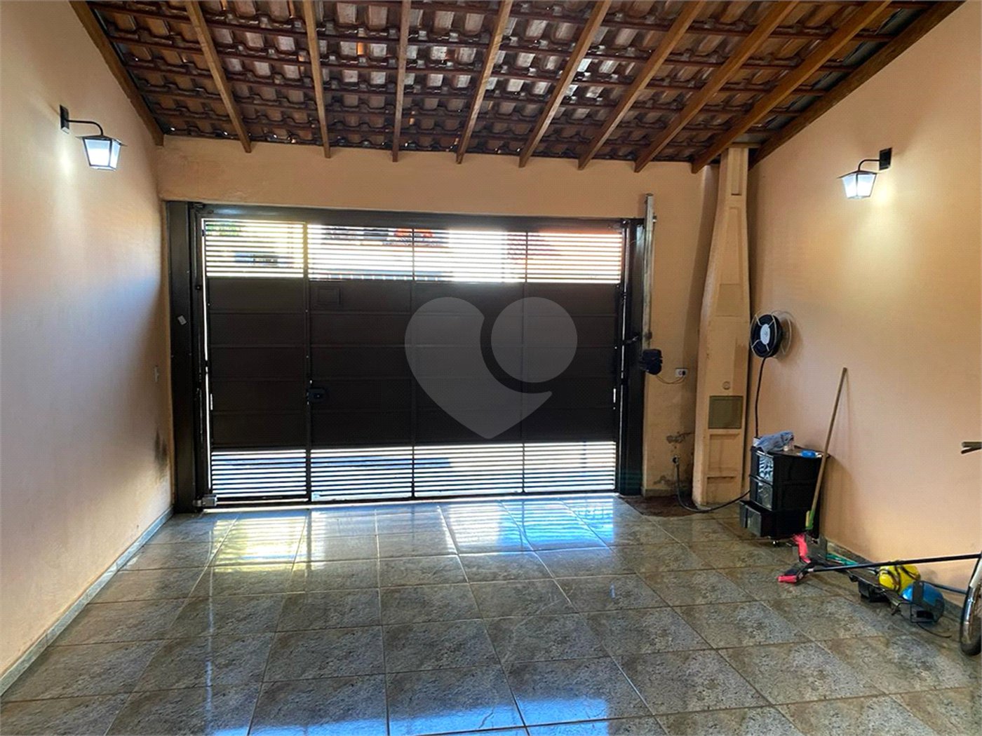 Vende-se casa no Jardim Paulistano 02 dormitórios