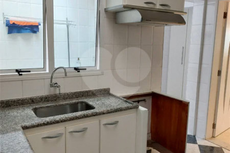 Sobrado á venda com 102m²- Vila Bertioga.