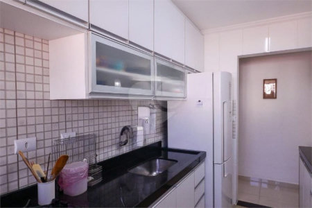 Oportunidade Apartamento mobiliado á venda na saude com 60m² com 2 dorm e 2 vaga. Aceita e estuda Permuta ( sujeito a avaliação).