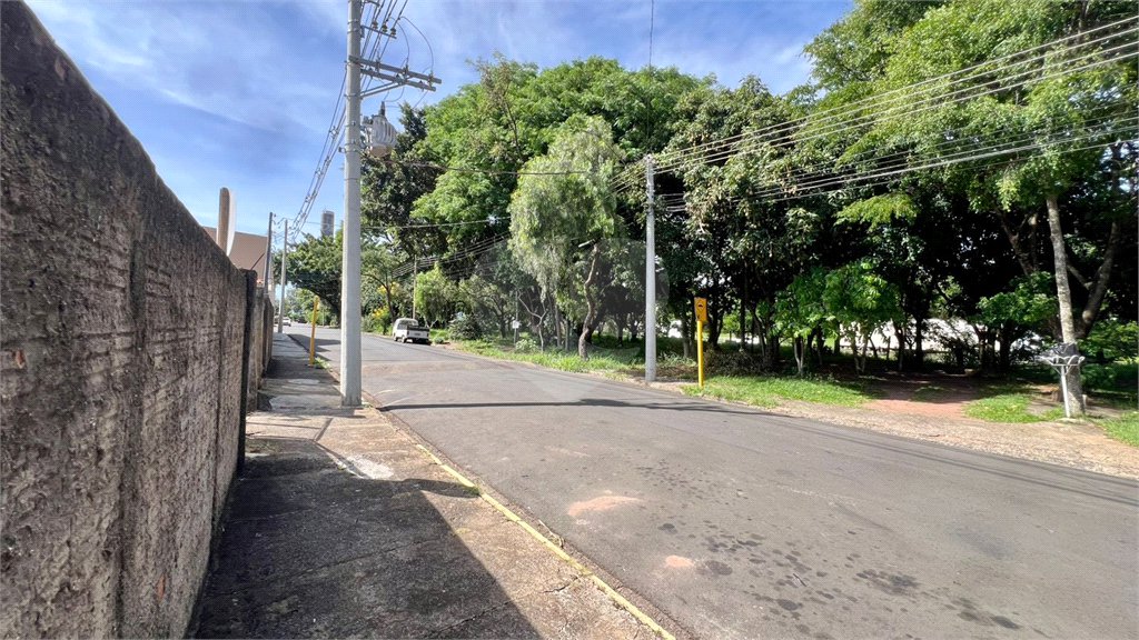 Terreno à Venda no Jardim Tangará