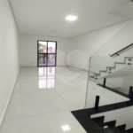 Sobrado à venda na Vila Carrão, 3 quartos (1 suíte)