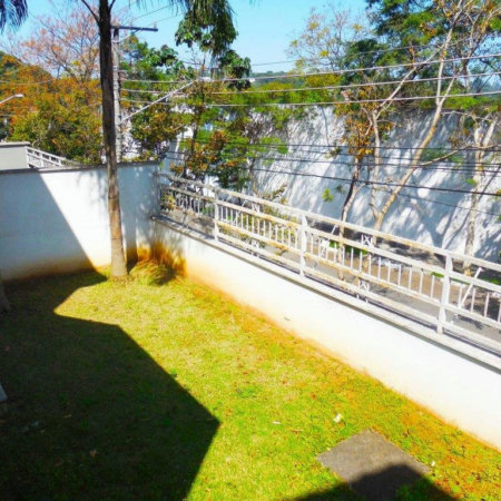 Casa à venda com 4 quartos, sendo 2 suítes, no condomínio Bristol Village, São Paulo - SP