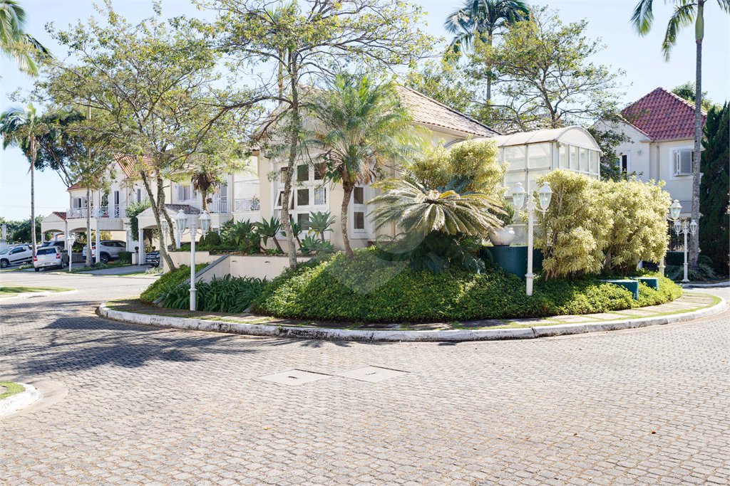 Casa à venda com 4 quartos, sendo 2 suítes, no condomínio Villa Franz Schubert, São Paulo - SP