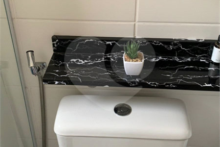 Apartamento no Condomínio Parque dos Manacás.