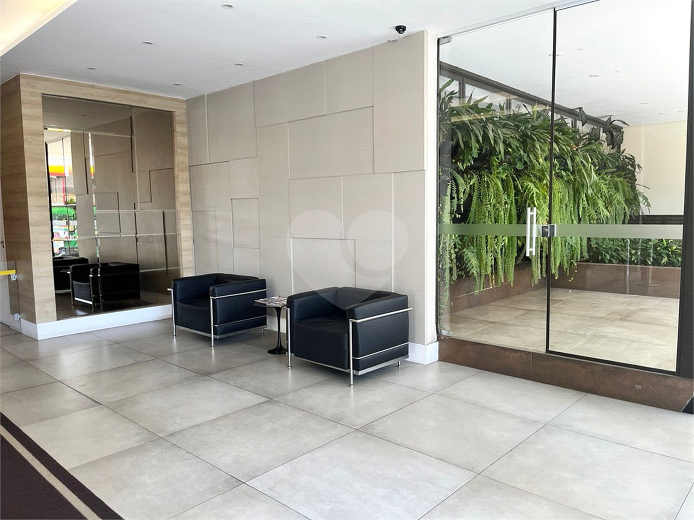SALA COMERCIAL, ESPAÇO LIVRE DE 59m2, NA ÁREA NOBRE DA BELA VISTA.