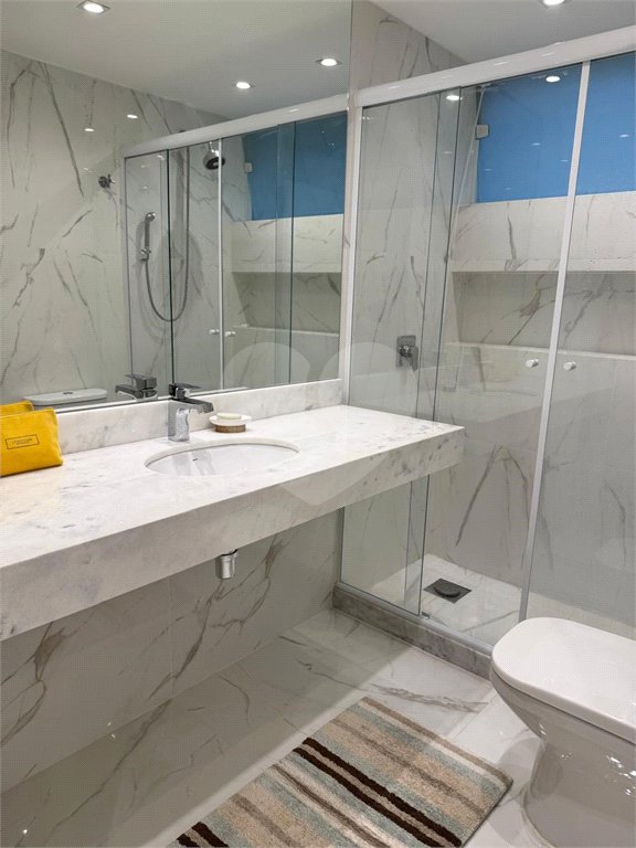 Apartamento à venda com 2 quartos e 3o reversível, no Baixo Jardins