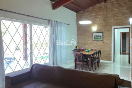 Casa à venda com 4 quartos, sendo 2 suítes, em Vila Petrópolis, Atibaia, SP