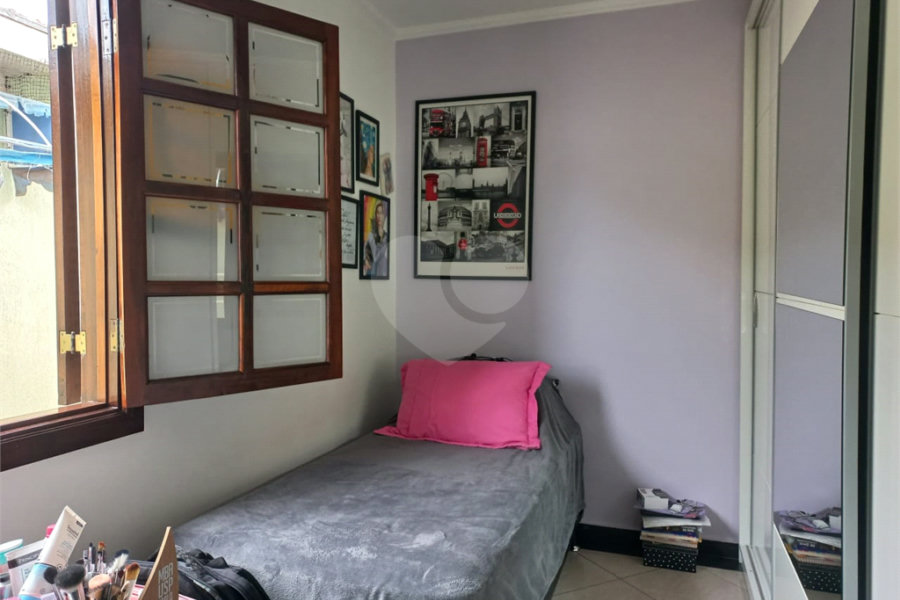 Sobrado Espaçoso na Vila Lúcia com 3 quartos/1 suíte área gourmet e 2 vagas de garagem
