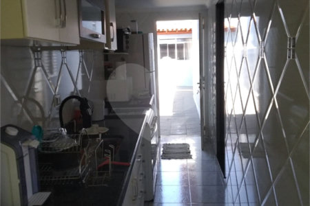 Casa Térrea com 3 dormitórios.