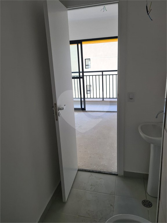 Apartamento à venda na Bela Vista de 24m2 com 1 dormitórios e sem vagas.Estuda Permuta.