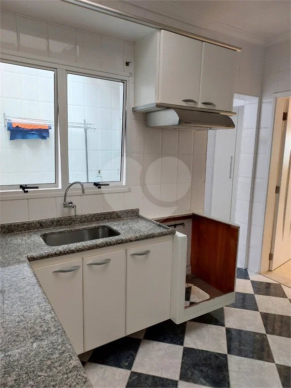 Sobrado á venda com 102m²- Vila Bertioga.