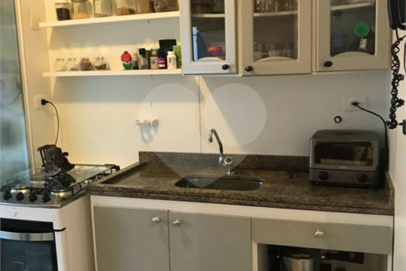 Apartamento de 2 quartos à venda na Aclimação