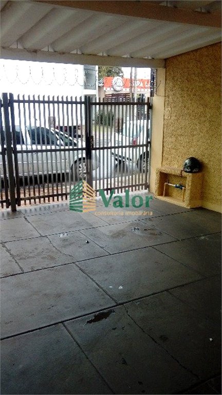 Casa com 3 dormitórios na Vila Prado