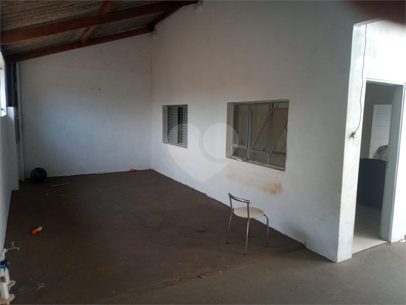 Casa térrea para venda, com 2 dormitórios.
