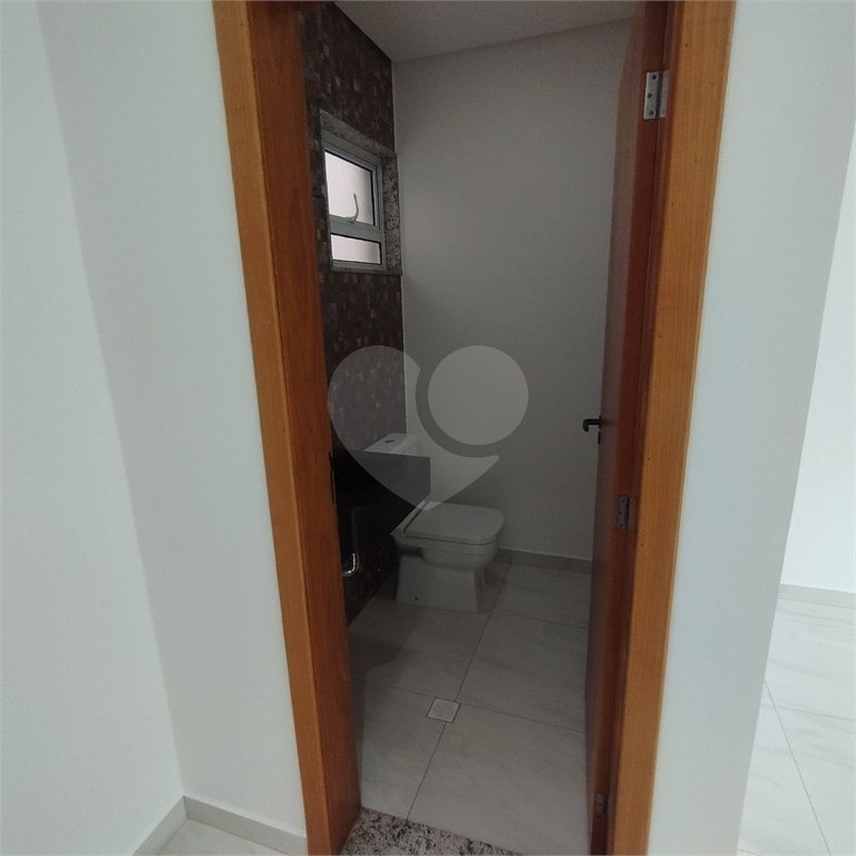 Sobrado à venda, 3 suítes, garagem, a 300 m do metrô Vila Matilde