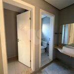 Casa alto padrão condomínio fechado em Atibaia com 4 suítes e ampla área de lazer, espaço gourmet, piscina, 6 vagas garagem