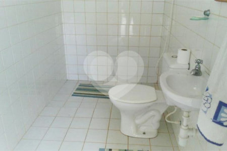 Excelente sobrado à venda em Moema Pássaros c/222 m², 3 suítes e 3 Vagas na garagem