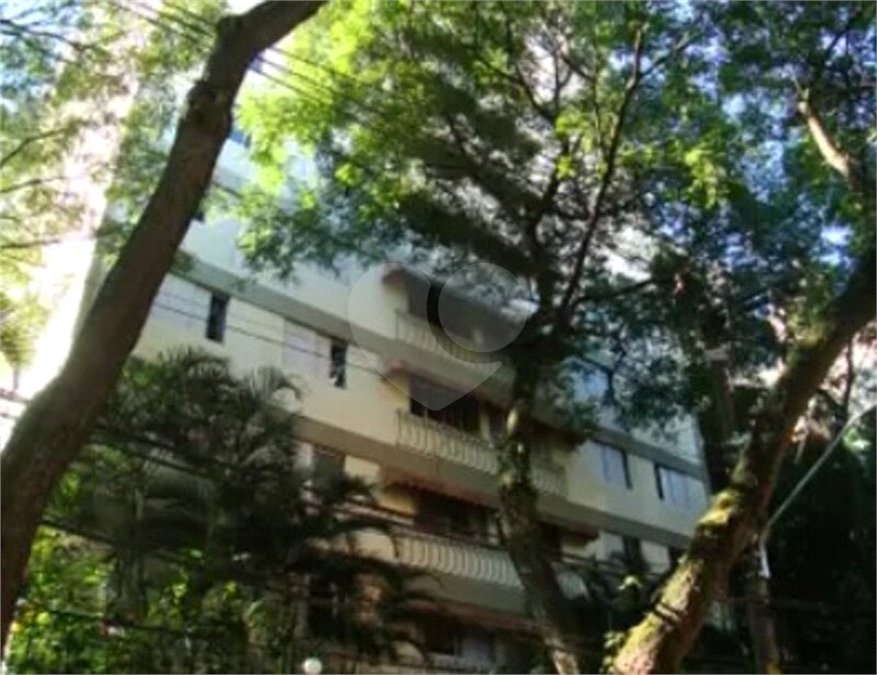Apartamento com 3 dormitórios e 1 vaga fixa, em região tranquila perto da Av. Washingtonís e de diversos serviços. Ideal para quem quer morar bem e com comodidade.