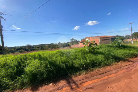 Terreno à venda de 300m² (10x30) na Rua dos Prefeitos – Jardim Paineiras,