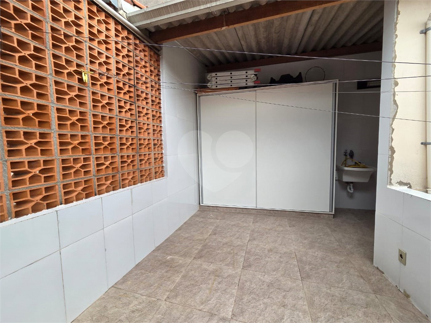 Sobrado Reformado 3 Dorms sendo 1 Suíte e 2 Vagas
