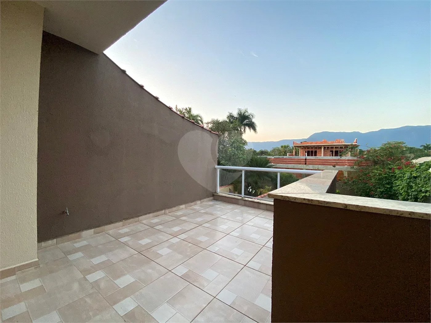 Casa à venda ou para alugar com 3 quartos, sendo 1 suíte,  em Morada da Praia, Bertioga, SP