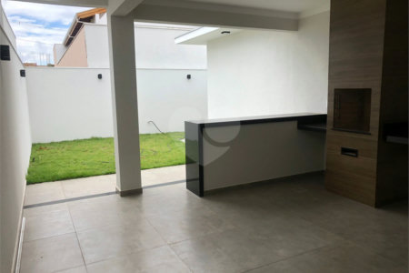 Casa à venda com 3 suítes no condomínio Parque Faber IV, São Carlos - SP