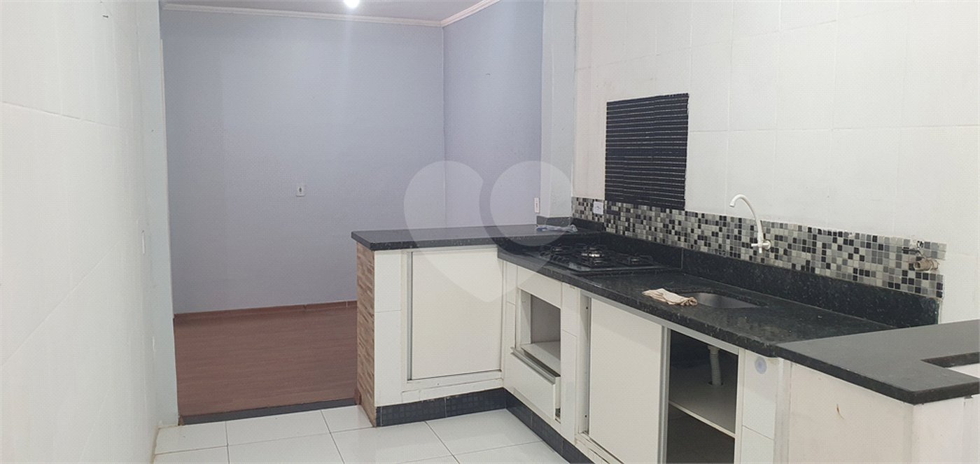 Casa térrea para locação e venda no Condomínio Mont Carlo I