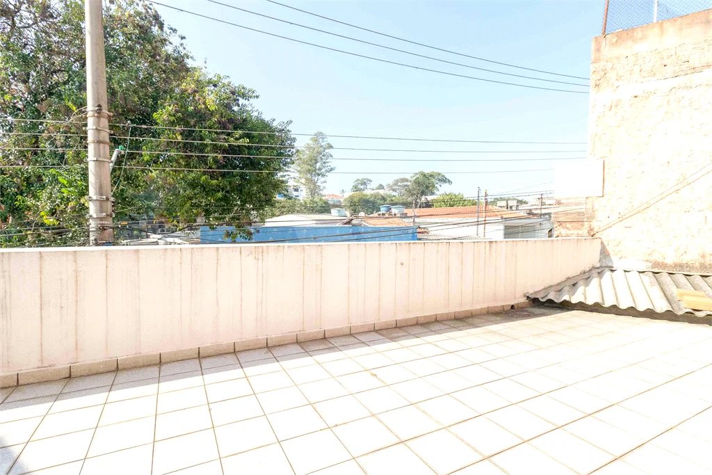 Casa a venda na Moóca 250m² três dormitórios sendo uma suíte duas vagas de garagem.